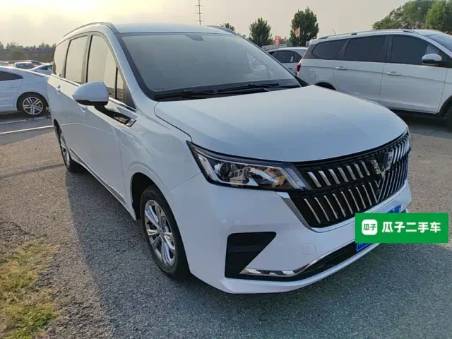 Wuling Jiachen — Фото автомобиля 3