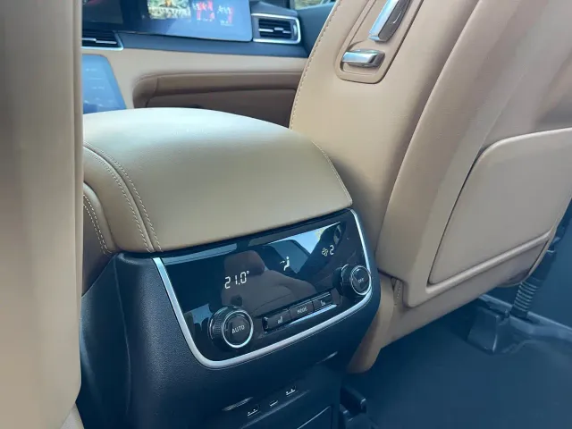Li Auto ONE — Фото автомобиля 16