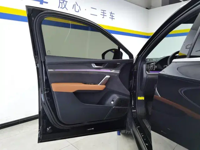 BYD Tang — Фото автомобиля 7