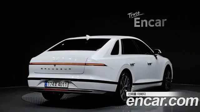 Hyundai Grandeur Grandeur (GN7) 2.5 Бензин 2WD — Фото автомобиля 2