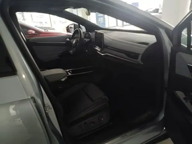 Volkswagen Volkswagen ID.4 X 2024 Pure Intelligent Edition — Фото автомобиля 8