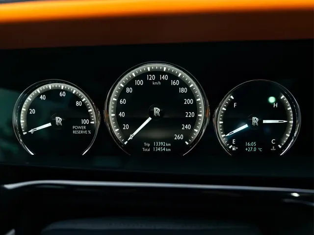 Rolls-Royce Phantom — Фото автомобиля 18
