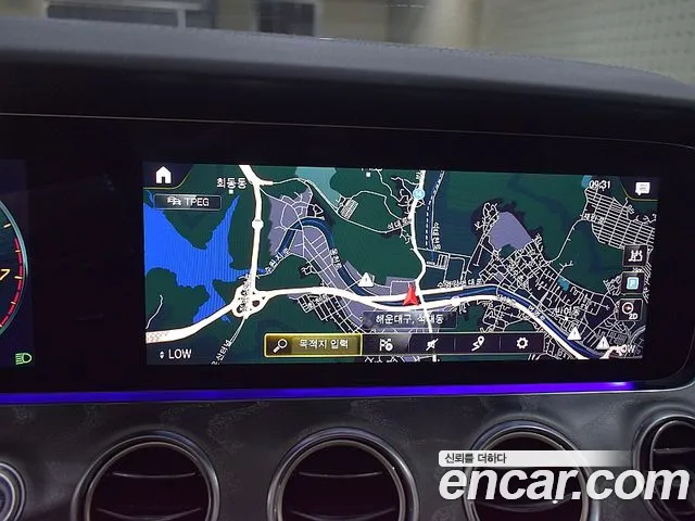 Mercedes-Benz E-Class — Фото автомобиля 6