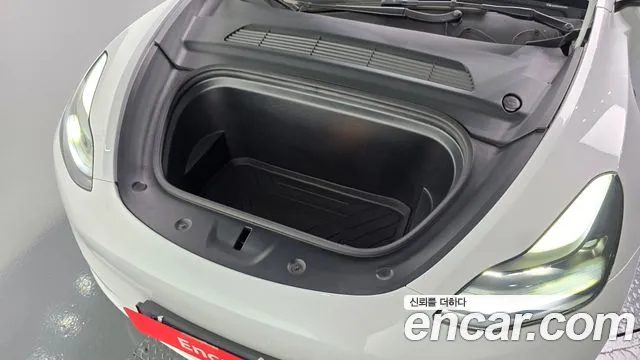 Tesla Model Y — Фото автомобиля 8
