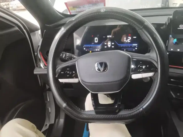 Changan X5 Plus — Фото автомобиля 10