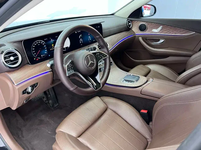 Mercedes-Benz E-Class — Фото автомобиля 7