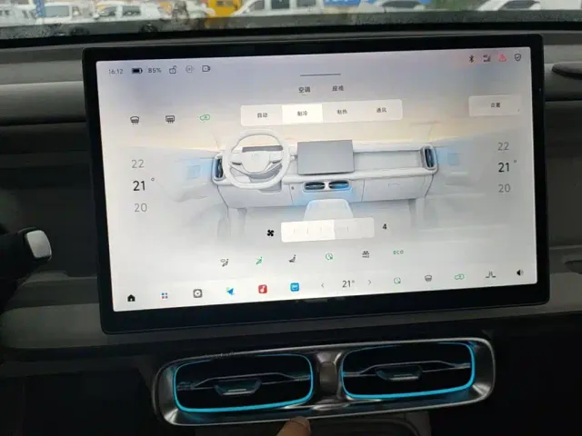 Leapmotor B10 — Фото автомобиля 12