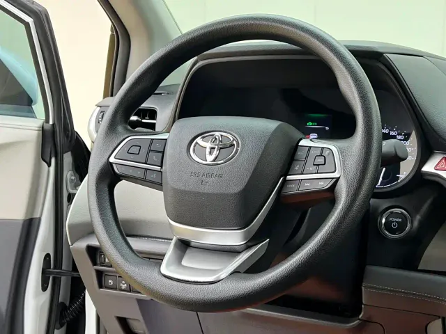 Toyota Granvia — Фото автомобиля 15