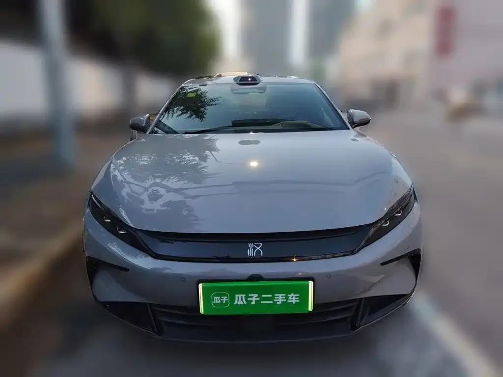 BYD Han 2025 DM-i Smart Driving Edition 125KM Honor — Фото автомобиля 2