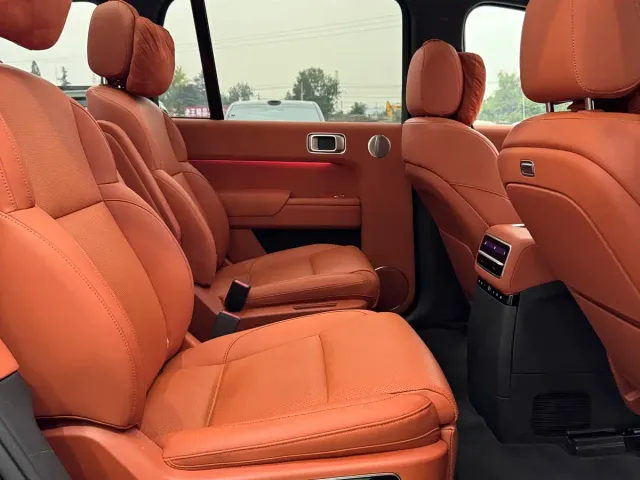 Li Auto L9 — Фото автомобиля 14