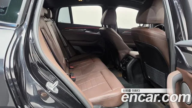 BMW X4 xDrive20i M Sport Pro — Фото автомобиля 11