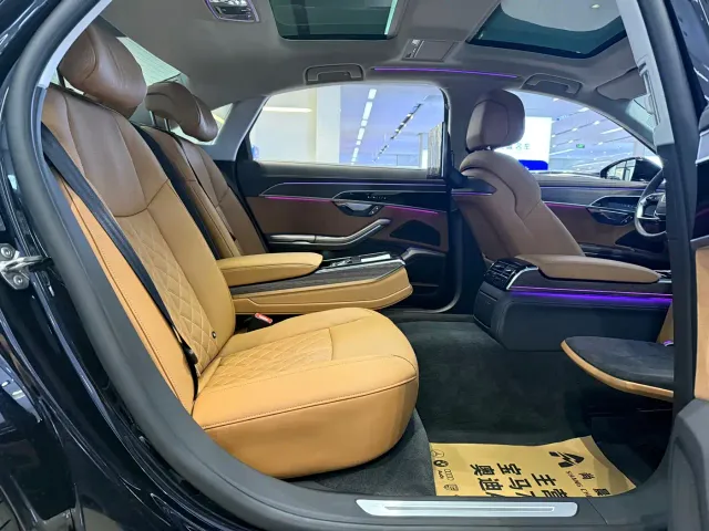 Audi A8 — Фото автомобиля 10