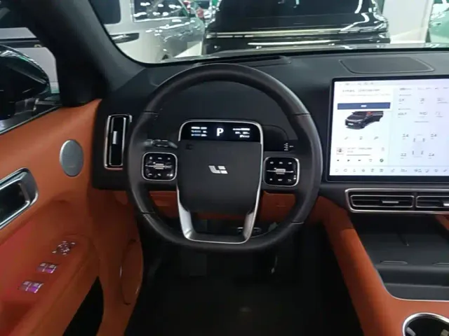 Li Auto L7 — Фото автомобиля 10