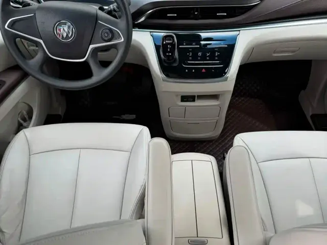 Buick GL8 — Фото автомобиля 7
