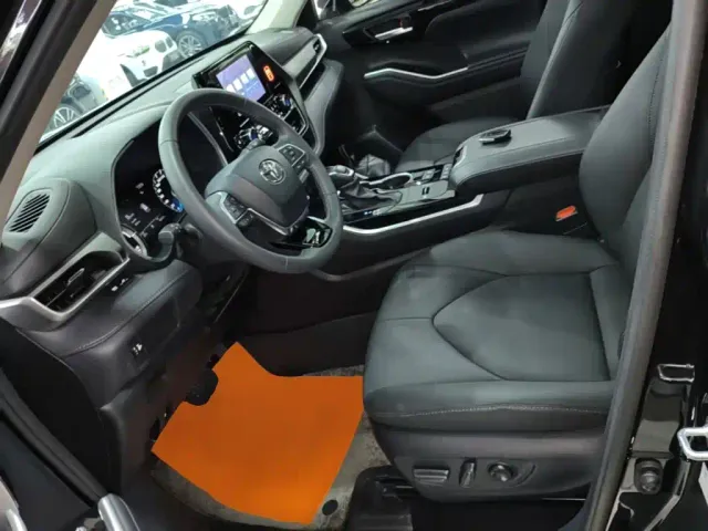 Toyota Highlander — Фото автомобиля 14