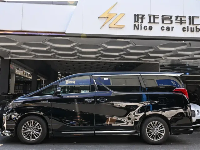 Toyota Alphard — Фото автомобиля 2