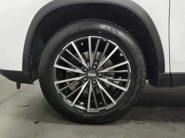 Chery Tiggo 8 — Фото автомобиля 17