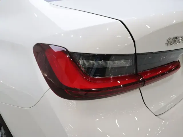 BMW 3 Series — Фото автомобиля 19