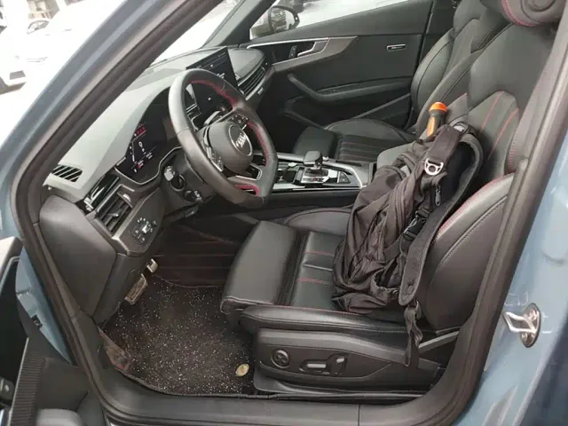Audi A4L — Фото автомобиля 14