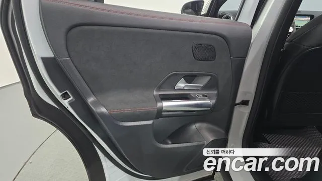 Mercedes-Benz EQA — Фото автомобиля 24