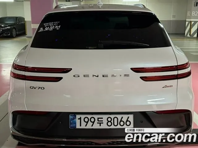 Genesis GV70 — Фото автомобиля 3