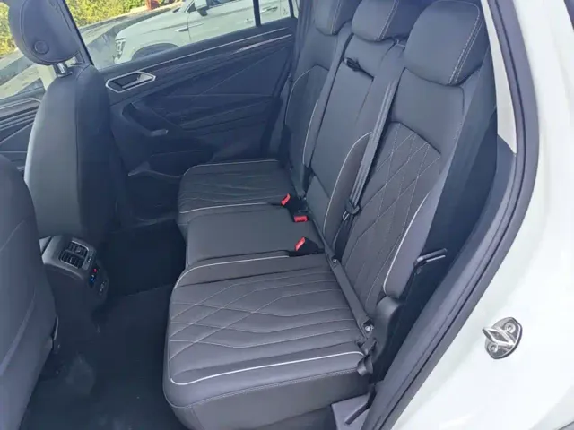 Volkswagen Tiguan L — Фото автомобиля 16