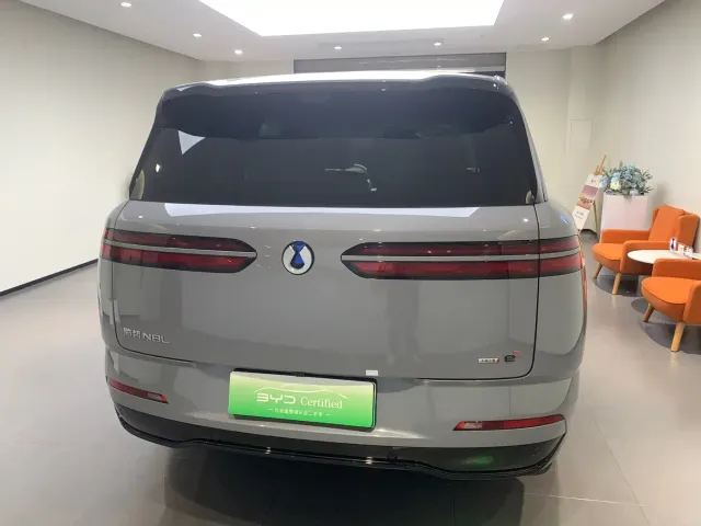 Denza N8L — Фото автомобиля 5
