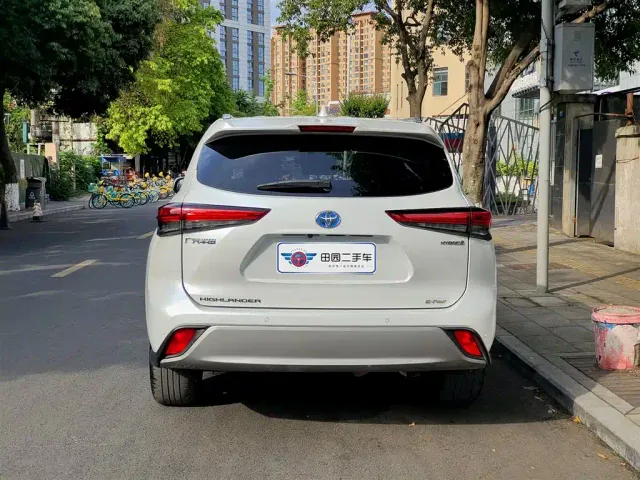 Toyota Highlander — Фото автомобиля 5