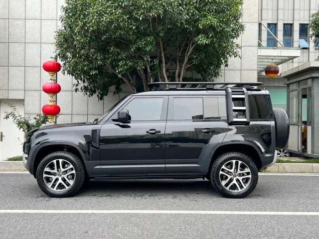 Land Rover Defender — Фото автомобиля 13