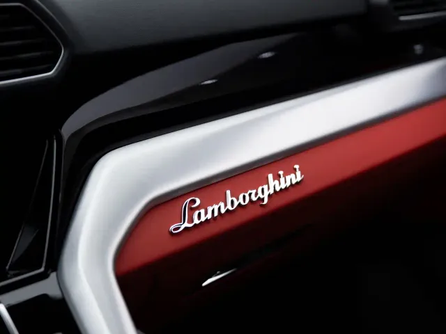 Lamborghini Urus — Фото автомобиля 8