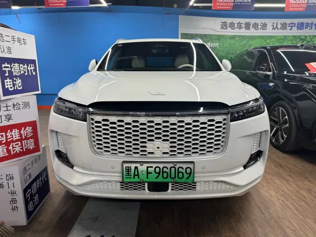 Li Auto ONE — Фото автомобиля 2