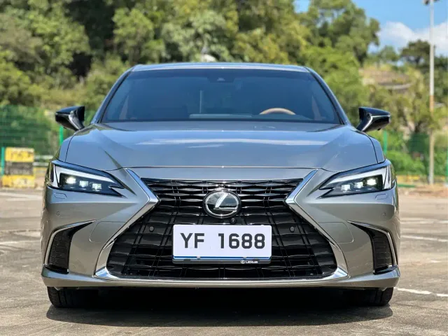Lexus ES — Фото автомобиля 2