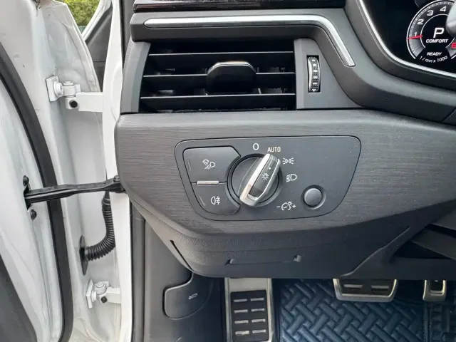 Audi Audi A4L 2023 40 TFSI Luxury Sport — Фото автомобиля 17
