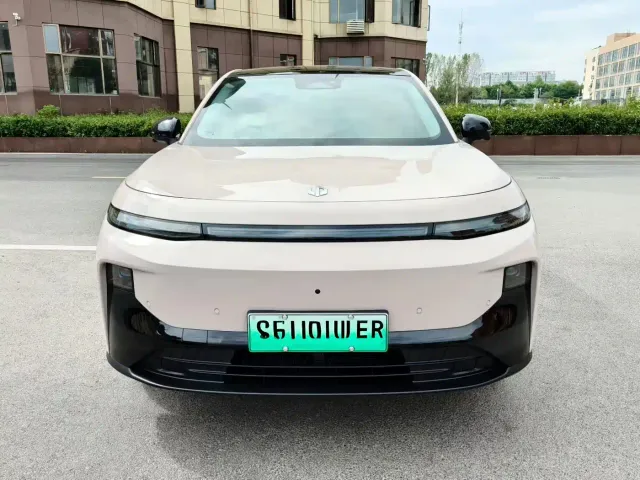Leapmotor B10 — Фото автомобиля 2