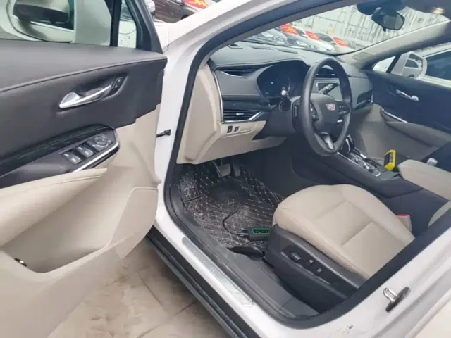 Cadillac XT4 — Фото автомобиля 15