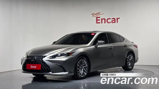 Фотография автомобиля — Lexus ES Generation 7