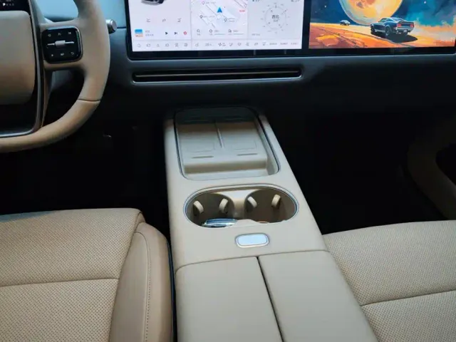Li Auto i6 — Фото автомобиля 16