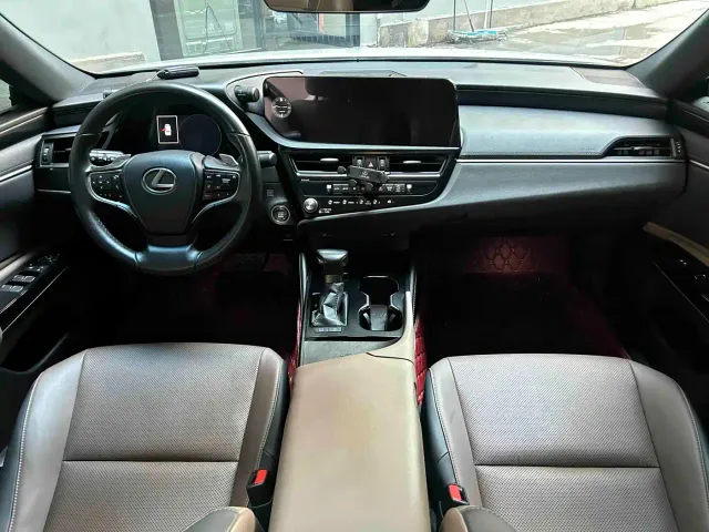 Lexus ES — Фото автомобиля 12