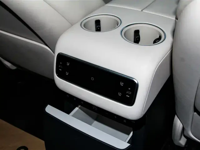 Li Auto MEGA — Фото автомобиля 24
