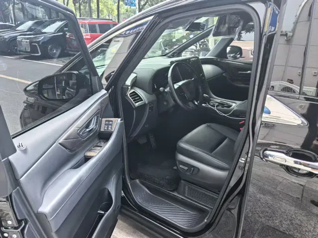 Toyota Vellfire — Фото автомобиля 6