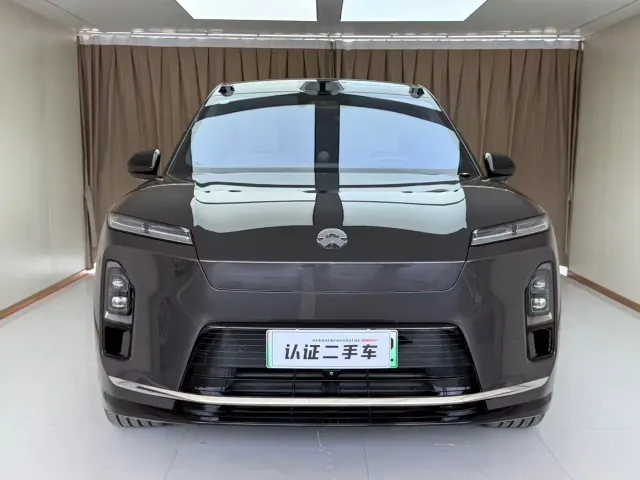 Nio ES8 — Фото автомобиля 17