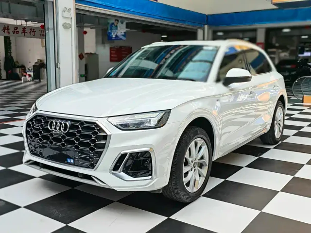 Фотография автомобиля — Audi Q5L