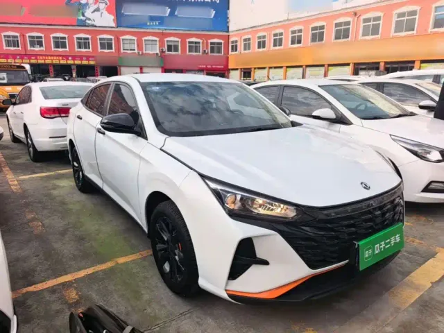 Dongfeng Yixuan — Фото автомобиля 3