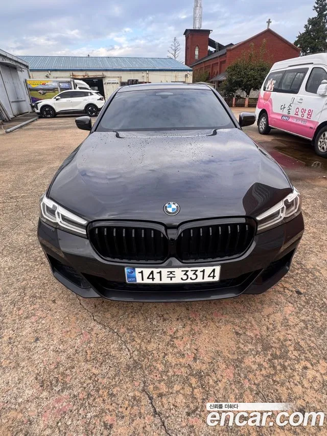 BMW 5 Series G30 — Фото автомобиля 3
