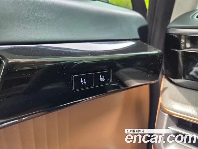 Hyundai Grandeur Grandeur (GN7) 2.5 Бензин 2WD — Фото автомобиля 12