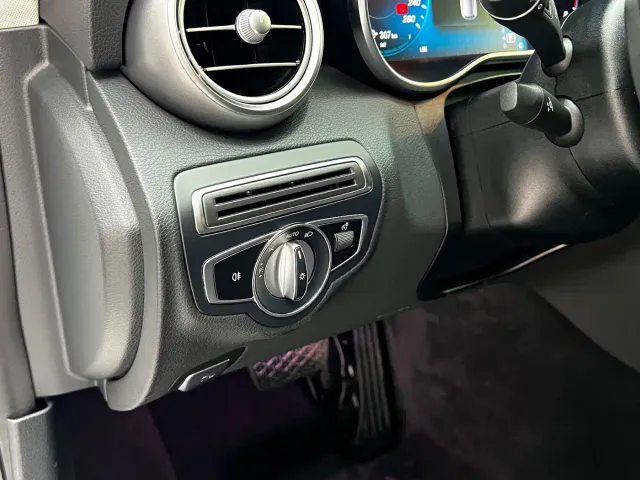 Mercedes-Benz C-Class — Фото автомобиля 18