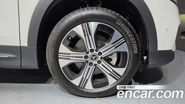 Mercedes-Benz EQB — Фото автомобиля 21
