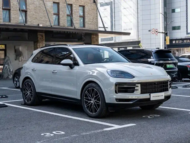 Porsche Cayenne — Фото автомобиля 2