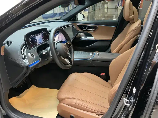 Mercedes-Benz E-Class — Фото автомобиля 8