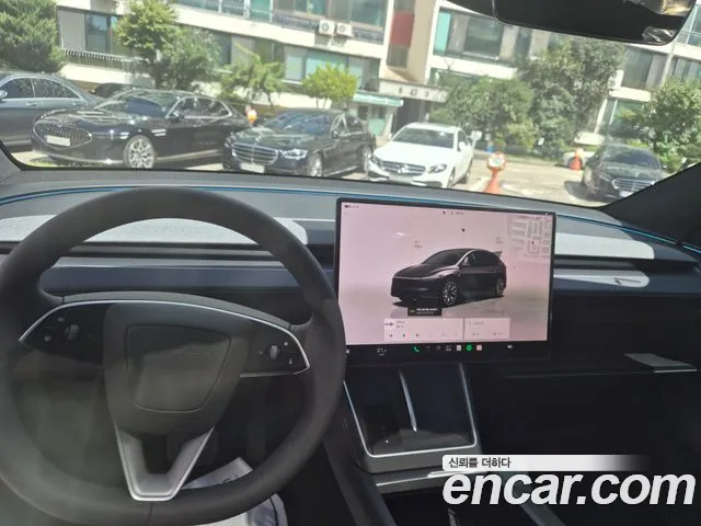 Tesla Model Y — Фото автомобиля 8